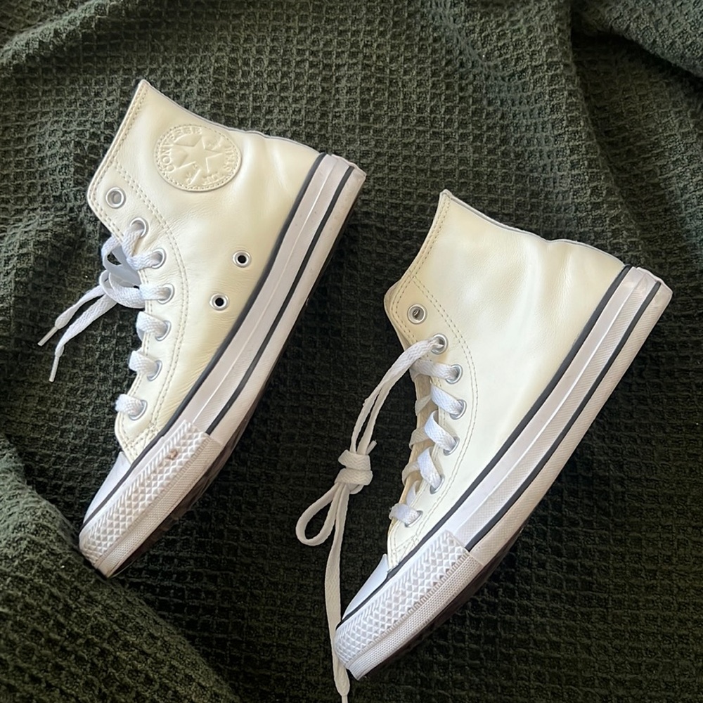 COPY - High top Converse